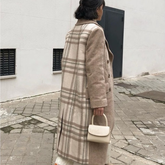 Elegant Beige Plaid Trench Coat - Picture 1 of 16